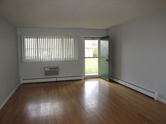 2nd image of 220 Walter Dr APT B