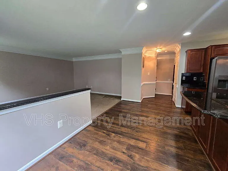 832 Fox Den Rd — Photo 15