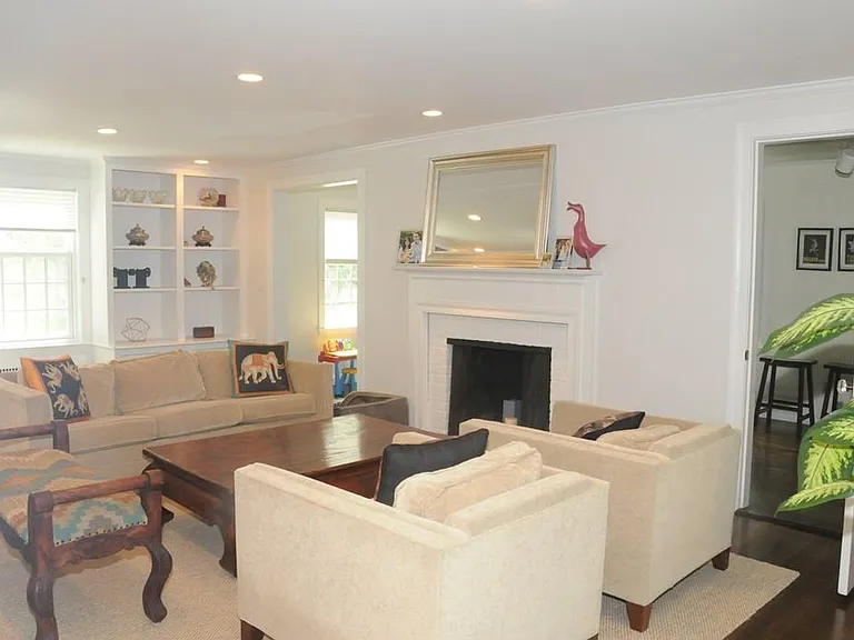 106 Upland Ave — Photo 5