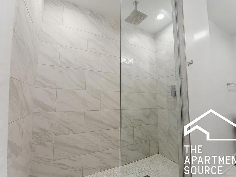 731 W Ohio St #3 — Photo 9