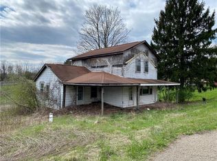 3500 Gracemont St SW, East Sparta, OH 44626