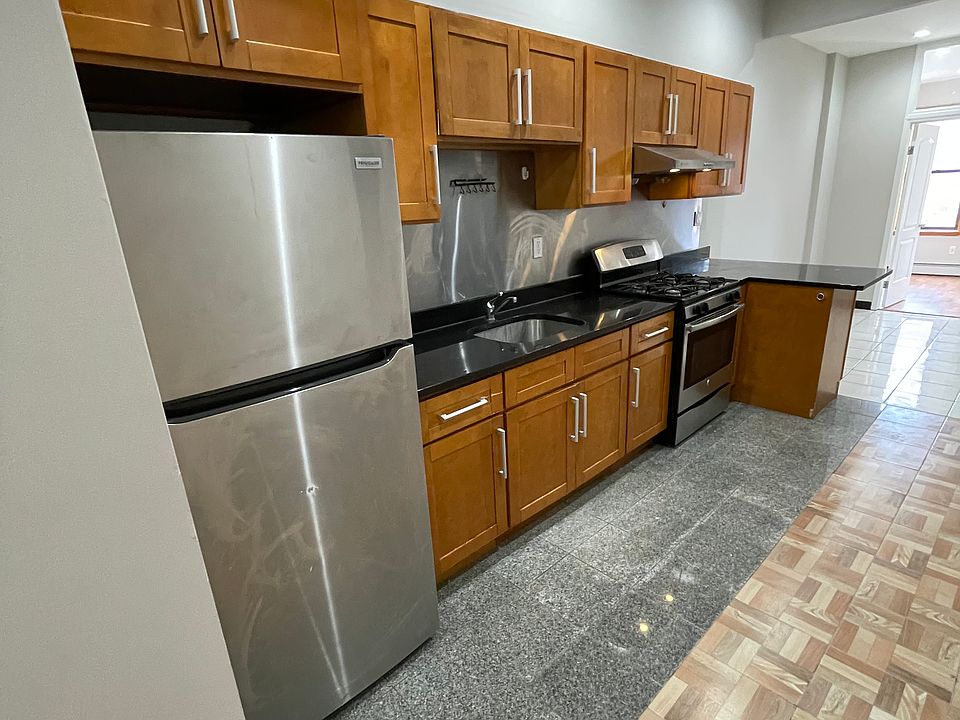 1st image of 118 Wyckoff Ave APT 3L