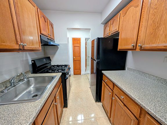 3rd image of 17006 88th Ave APT 2D