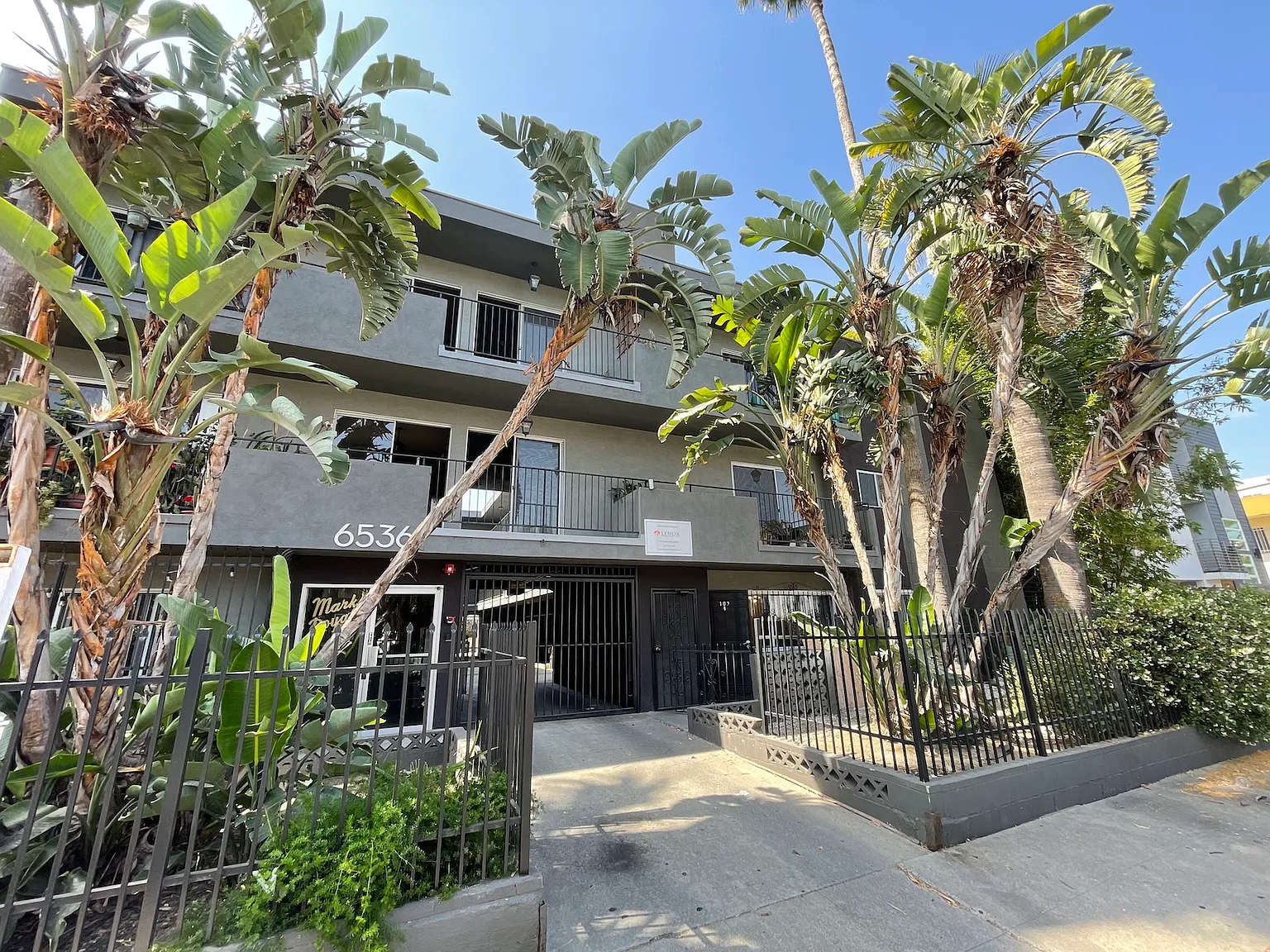 La Mirada Ave, Los Angeles — Photo 2