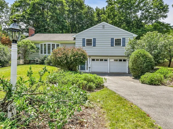 315 Hale St, Beverly, MA 01915
