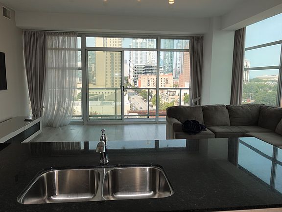 3rd image of 1620 S Michigan Ave Unit 805