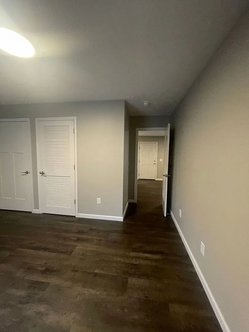 Flats on Main — Photo 4