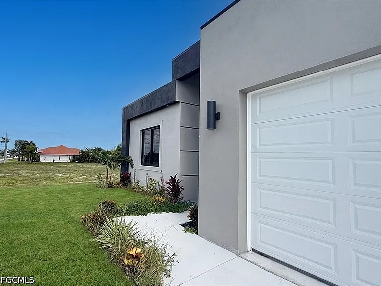 4229 NW 32nd St — Photo 3