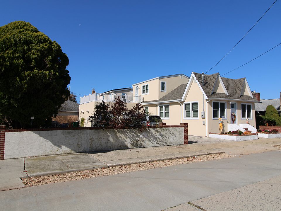 On a Double Lot with a Side Yard