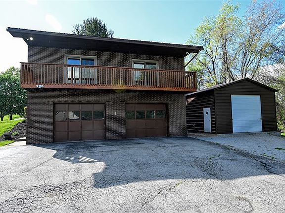 4th image of 305 Upper Middletown Rd