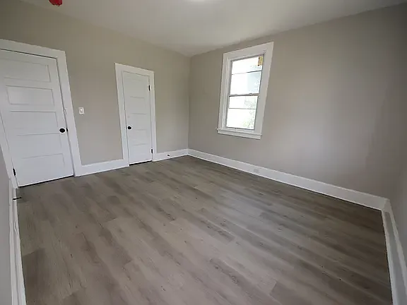 6 bed, 2124 sqft, $3,995 — Photo 3