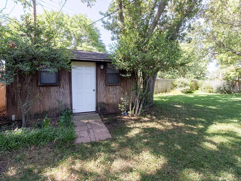 1535 Primrose Dr — Photo 37