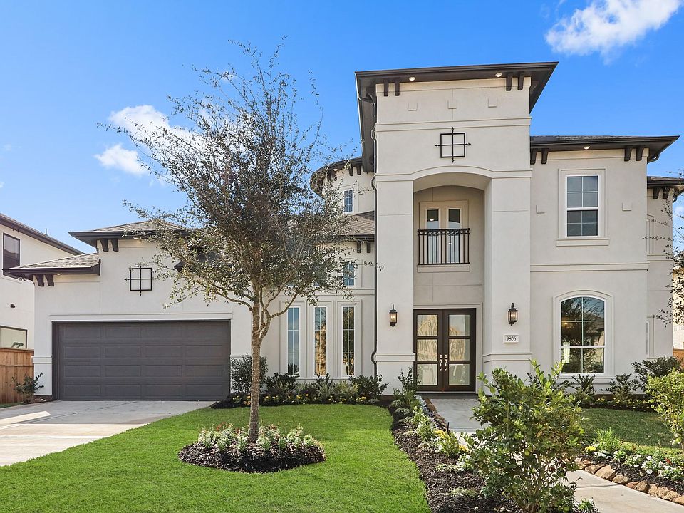 1st image of 9806 Oakwood Trail Dr