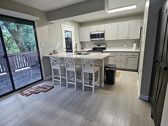 4th image of 317 Westwood Dr #2