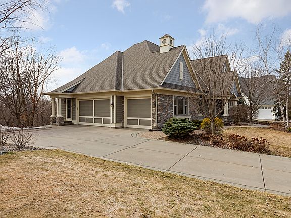 3rd image of 3235 Crestmoor Dr