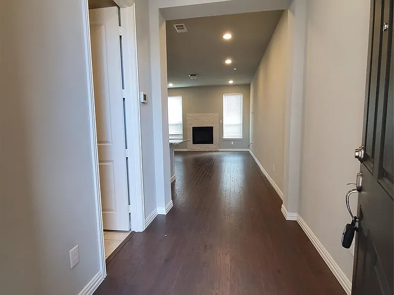 8266 Primrose Way — Photo 2