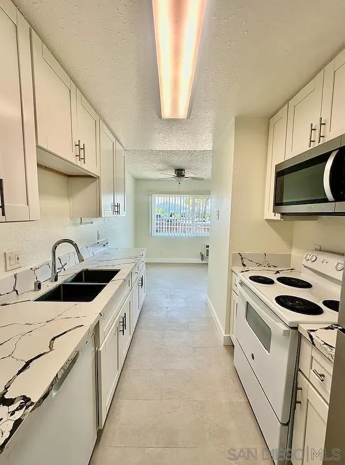 2 bed, 1.0 bath, 727 sqft, $2,295 — Photo 3