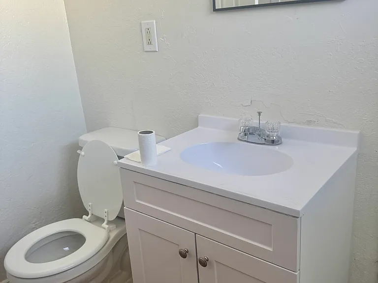 350 W Chino Canyon Rd #11 — Photo 7