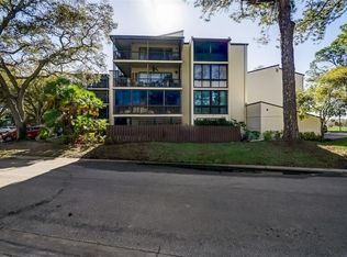 700 Starkey Rd APT 612, Largo, FL 33771