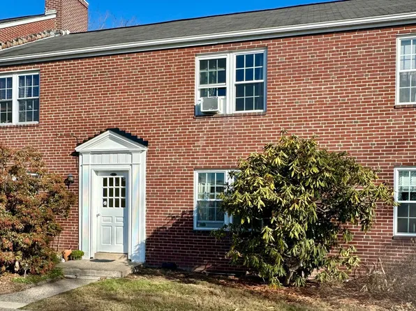 200 Maplewood Dr APT 7-C, Pottstown, PA 19464