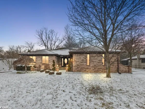 44357 Thunder Bay Dr, Clinton Township, MI 48038