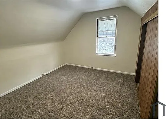 595 Castle Ave — Photo 7