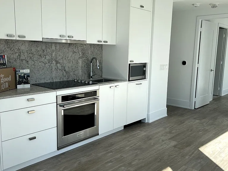 470 Front St W #1113 — Photo 9