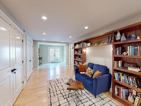 5th image of 2301 N Mountain View Rd Suite 2