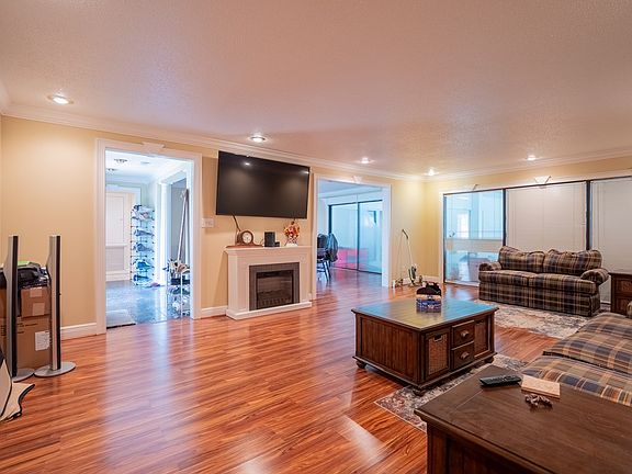 5th image of 2220 Bridlewood Dr