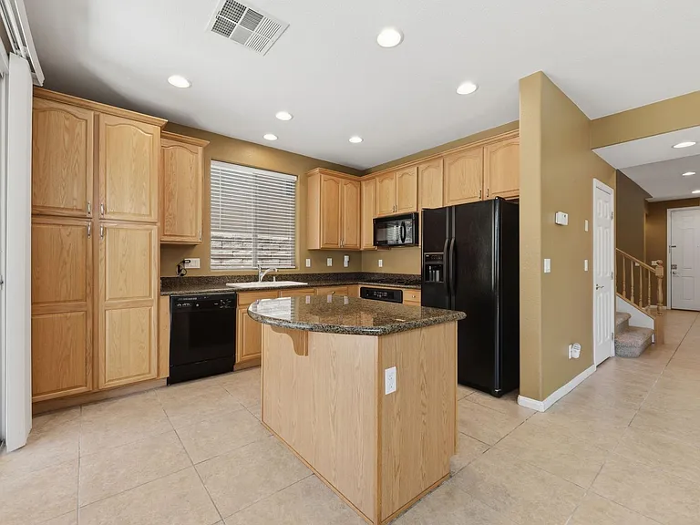 11825 Amistoso Ln — Photo 10
