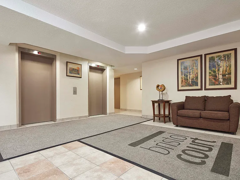 6550 Glen Erin Dr — Photo 8