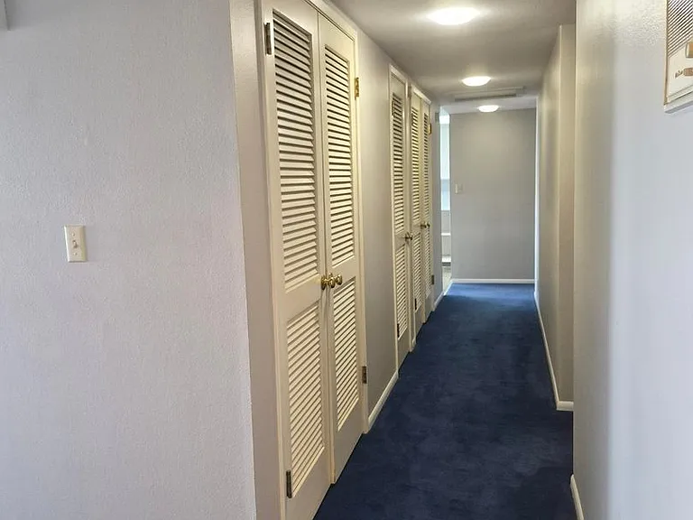 317 N State #306 — Photo 9