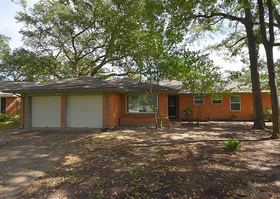 1st image of 14 Laurenhurst Ct
