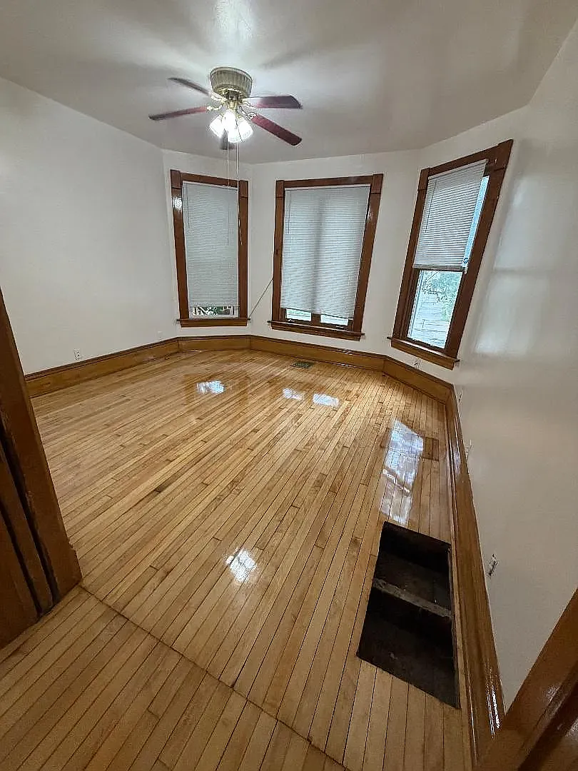 2 bed, 1300 sqft, $1,200 — Photo 4