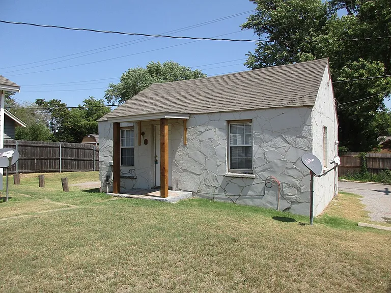 1014 N Bradley St #3 — Photo 2