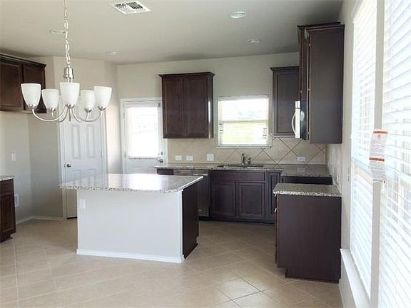 3rd image of 228 Pebble Creek Ln
