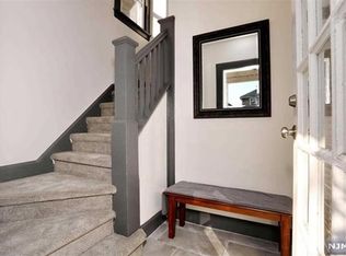 7 4th St #2N, North Arlington, NJ 07031