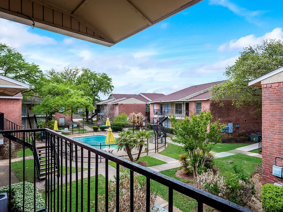 Savan Villas Apartments