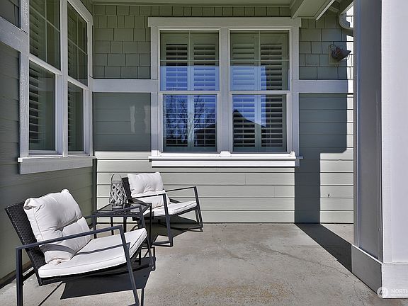 3rd image of 1404 Ocean Aire Court