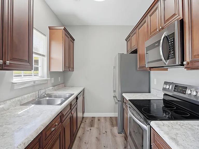 460 E Cedar Ct — Photo 7