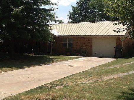 4th image of 721 Arrowhead Ln