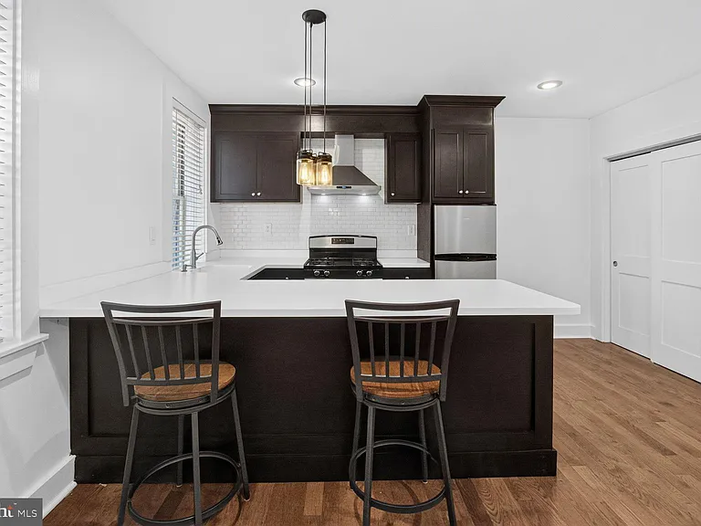815 L St SE #1 — Photo 8