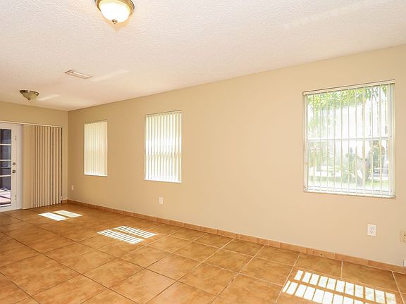 5th image of 19221 NW 12th St