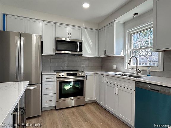 5th image of 2194 Dorchester Rd