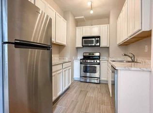 400 W Deming Pl #2S, Chicago, IL 60614