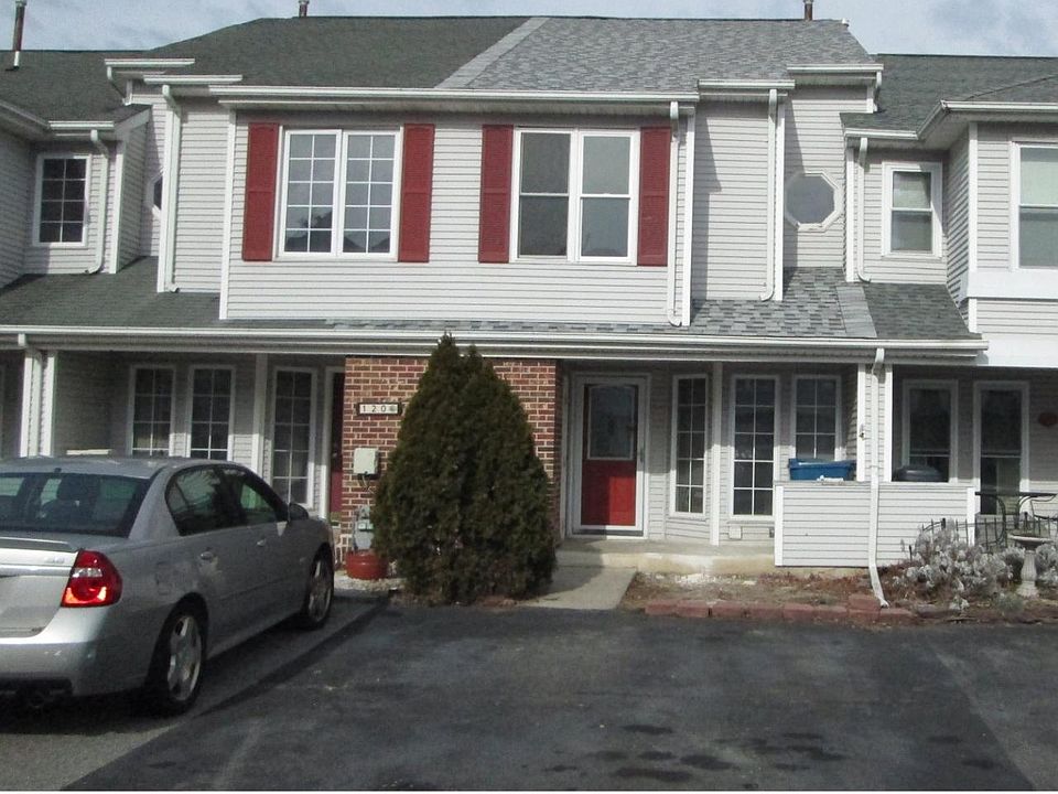 1st image of 118 Lake Arrowhead Cir