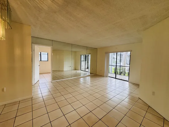20681 NE 4th Pl N, Miami, FL 33179