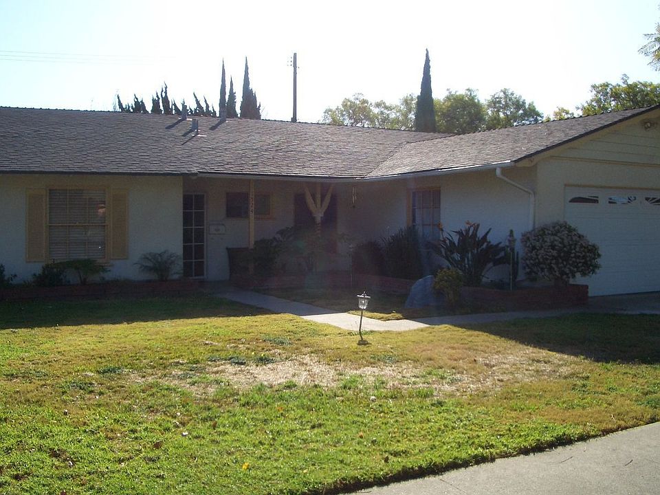 1st image of 1524 E Wellington Ave