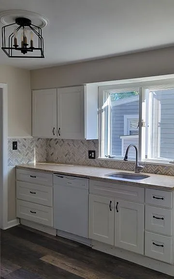 87 Jackson Ave — Photo 1