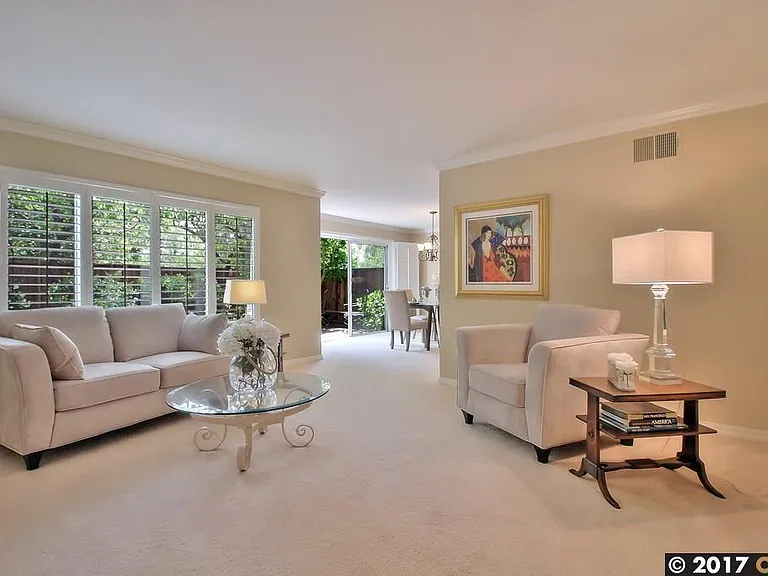 613 S Blackbrush Ln — Photo 2